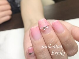 春のピンクグラデーションネイル