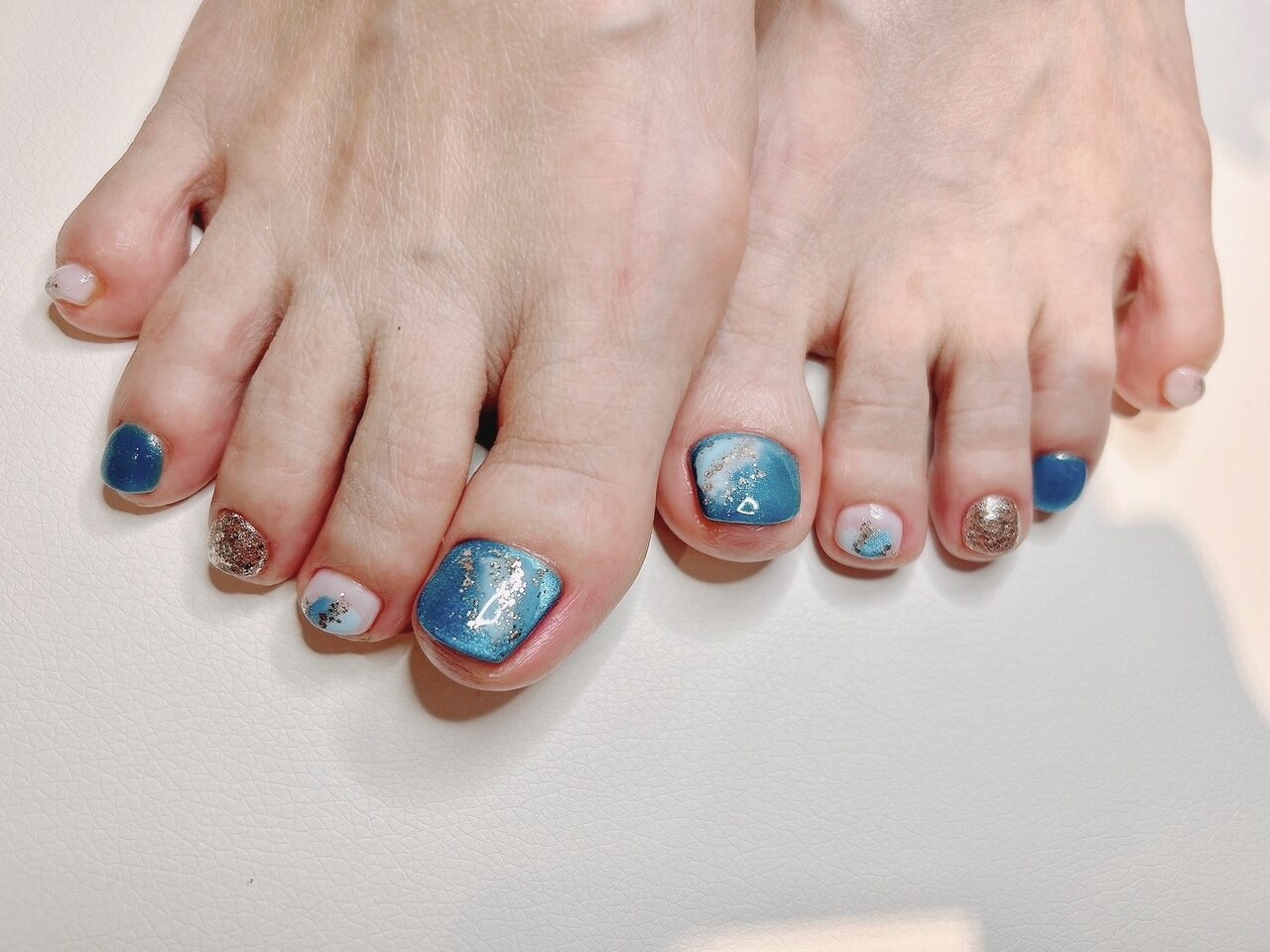 2026年冬トレンド】ブルー フット ショートのネイルデザイン集｜人気順
