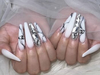 フィール(feel)の写真/【スカルプ人気実力店】熟練オーナーのスカルプは形もデザインも一級品。宝石のような輝きを指先に…☆