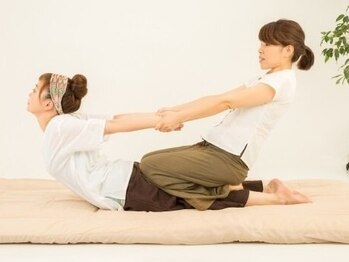 モーム 立町店(mo-mu)の写真/経験豊富なスタッフがこわばった筋肉を丁寧にほぐす!タイ古式マッサージで、凝り固まった身体をリセット☆