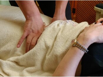 ティーエヌジェイ(TNJ Physical Care Center)/