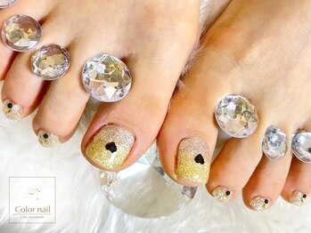 カラーネイル(Color nail)の写真/これからの季節に向けて、足元を華やかにすることで気分もUP♪≪角質ケア/ハンドフット同時施術も可能！≫