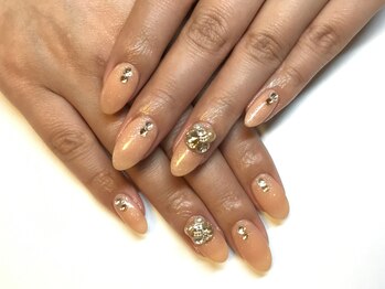ラウト デコレーションアンドネイルサロン(Lauto Decoration&Nail Salon)/Vカットストーンネイル