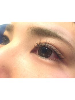 ナチュラル上品な目元にしたい