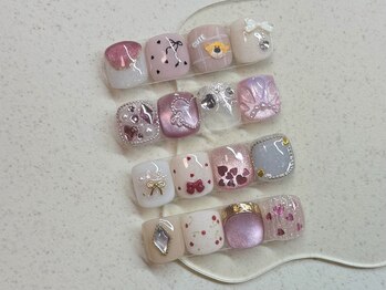 ラ マイ(La mai)の写真/足元の露出が増える季節だからこそフットネイルで気分UP★豊富なカラーとパーツで理想のお足元を実現♪