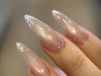 リナータ 三宮店(Rinata)の写真/成人式やイベント前にお手元を華やかに♪シンプル～トレンドネイルは上質で細部までこだわり抜くRinataで★