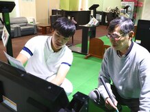 モニターを使った分析もします。