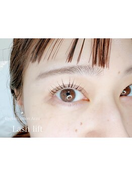 ナチュラル上品な目元にしたい