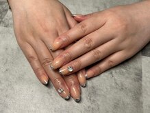 ジュリネイル(JULIE NAIL)/ガラスフレンチ×Vカット