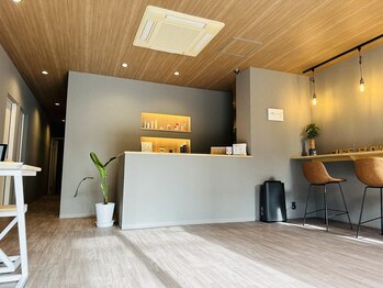 キュアフロウ 橿原店/開放感のある受付カウンター♪