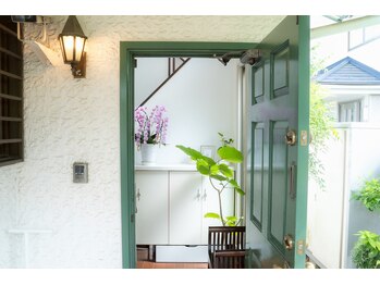 ミヨン(Miyong)/扉を開けると広がるやさしい空間