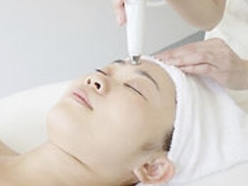 ブリリアント(Brilliant)の写真/潤いベーシックコース+純度100%ビタミンC&ビタミンA誘導体など美肌成分が肌の奥深くから美肌に仕上げます♪