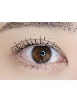 ナチュラル上品な目元にしたい