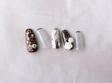 マリアアイビューティー 西梅田(Maria Eye Beauty)/ブラック×白バラネイル