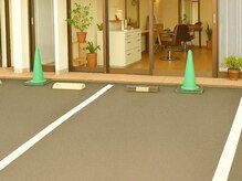 ピュア(PURE)の雰囲気（お車は店舗前、コーンのある区画をご利用ください。）