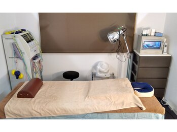 アタック鍼灸院(ATAC鍼灸院)/施術室