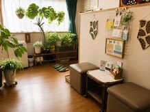 こりとりらくね 長岡京の雰囲気(緑あふれる受付)