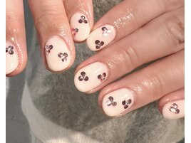 ホワイトピンクお花ホロネイル