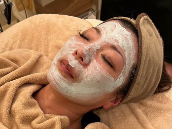 グランツ(Glanz)の写真/いちご鼻・詰まり・開き毛穴などお悩みに合せて施術！気になる毛穴を徹底ケア！30代以降の毛穴たるみにも◎