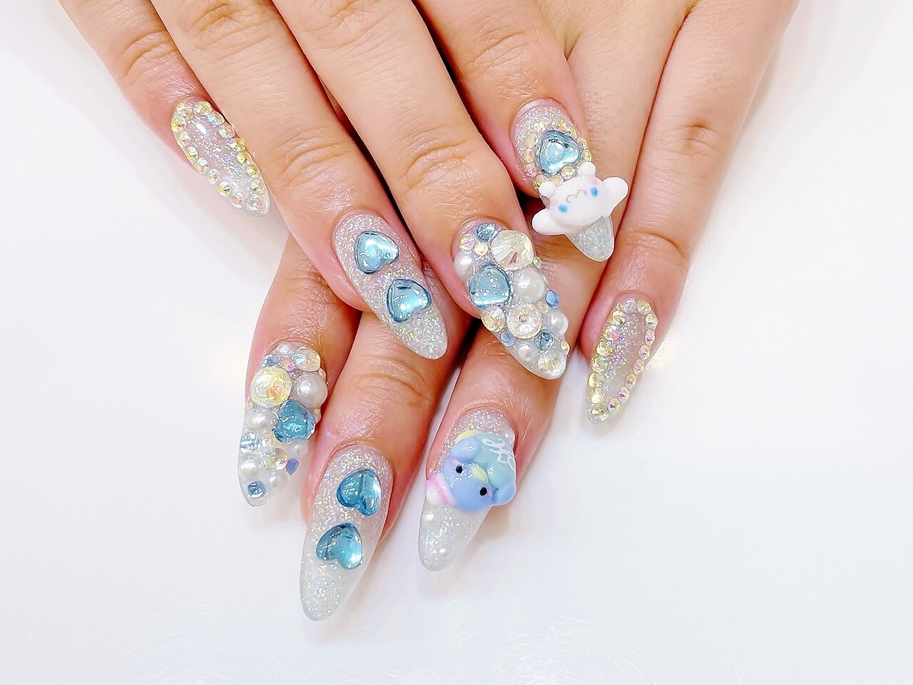 2025年-2026年冬トレンド】シナモンのネイルデザイン集｜人気順