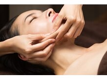 ローハ(ROHA)/結果重視の小顔コルギ