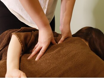 アロマリンパマッサージ もみほぐし Holomua/着衣もみほぐしマッサージ