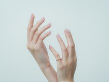 エヌプロテクト(N.Protect)の雰囲気(自分の手が好きですか?手をみて微笑む指先へ)