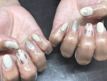ホワイトネイル