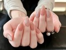 大人可愛い上品キラキラネイル