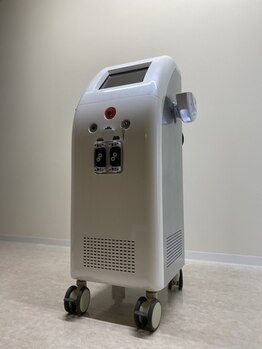 エモベーシック(e'MO BASIC)の写真/国産最高峰のハイパワーマシン「LUMIX-A9」使用☆初回お試し価格3,900円♪産毛レスのつるすべ肌へ導きます