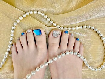 ミキ(MIKI)の写真/【ハンド&フット同時施術◎】サンダルで指先が見えるこれからの季節☆豊富なカラーで可愛い足元に♪