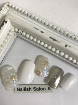 ネイリッシュサロン エー(Nailish Salon A)/ホワイトキラキラネイル