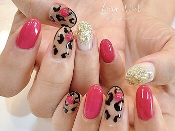 派手目なレオパードネイル
