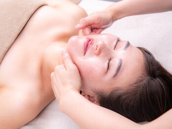 小顔整体美容を科学する 【小顔 Face Labo.】 那覇店の写真/【結果重視の小顔&整体コルギサロン】究めの技◆コルギ×独自の整体技術で美小顔!<“超絶”小顔体験!>