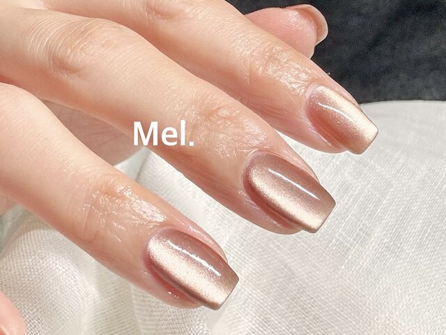 private nail salon Mel.