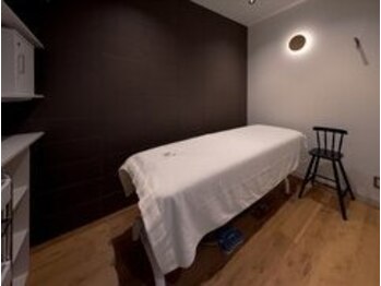 ナナ なかもず店(Nana)の写真/【落ち着いた雰囲気の個室空間】心地の良い空間で周りを気にせず、リラックスしながら施術を受けられます☆