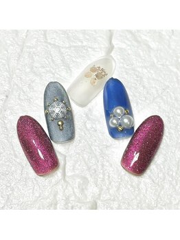 ミュナ(myuna)/ぷっくり雪の結晶ネイル