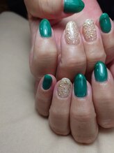 ネイルズ アメリ(Nails amelie)/グリーン×ゴールド♪