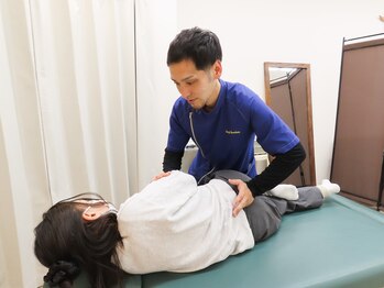 カイロプラクティック 整体 三日月/３．全身矯正（腰椎・骨盤）