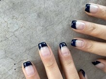 コラット シグネチャー(KORAT signature)/ネイビーフレンチネイル