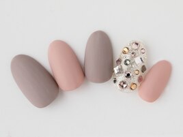 埋め尽くしビジュー　￥12661