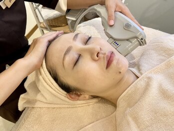 シャイニー(Shiny)/たるみ改善/リフトアップ