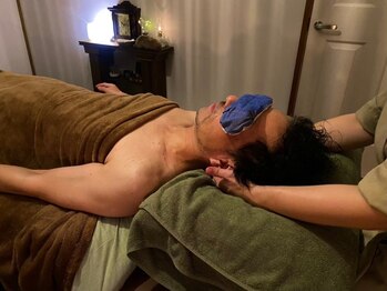 ハナ スパ(花 spa)の写真/肘を使ったダイナミックなオイルマッサージが自慢のサロン！絶妙な力加減の足ツボで全身ポカポカ♪