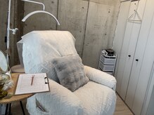 オルテンシア 六本松(ORTENSIA)の雰囲気（ふかふかのリクライニングチェアでゆっくりとお過ごし頂けます♪）