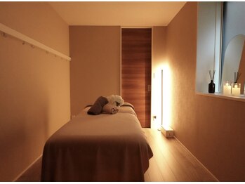 サロン　テン(Salon TEN)の写真/【完全1組様でのご予約◎】隅々までこだわり抜いた上質空間で贅沢なひととき♪お客様に寄り添った施術を！