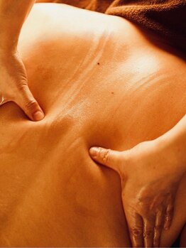 ル ボヌール 伊那店(le bonheur)の写真/その日の身体に合わせて、頭の先から足先まで徹底ケア。疲労解消！オイル使用のリンパマッサージ♪