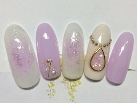 チーク×アクセサリー風ネイル