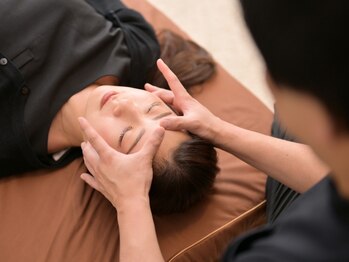 美容整体サロン 哲の写真/【国家資格保持/女性のいる整体】小顔矯正と頭蓋骨矯正を同時に行う本格小顔術♪姿勢の歪みも整えます☆