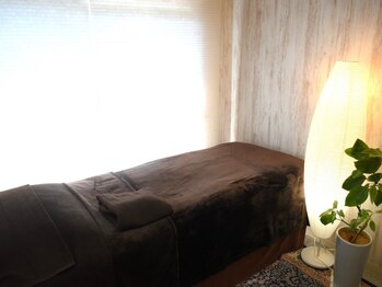 アベリア リュウ(Aberia Lieu)/AberiaLieu頭蓋骨小顔矯正サロン