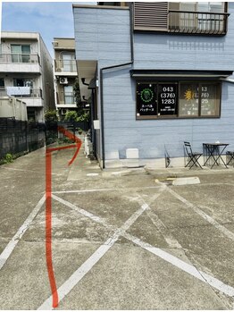 ヌーベルコピーヌ/建物の左奥まで進んでください
